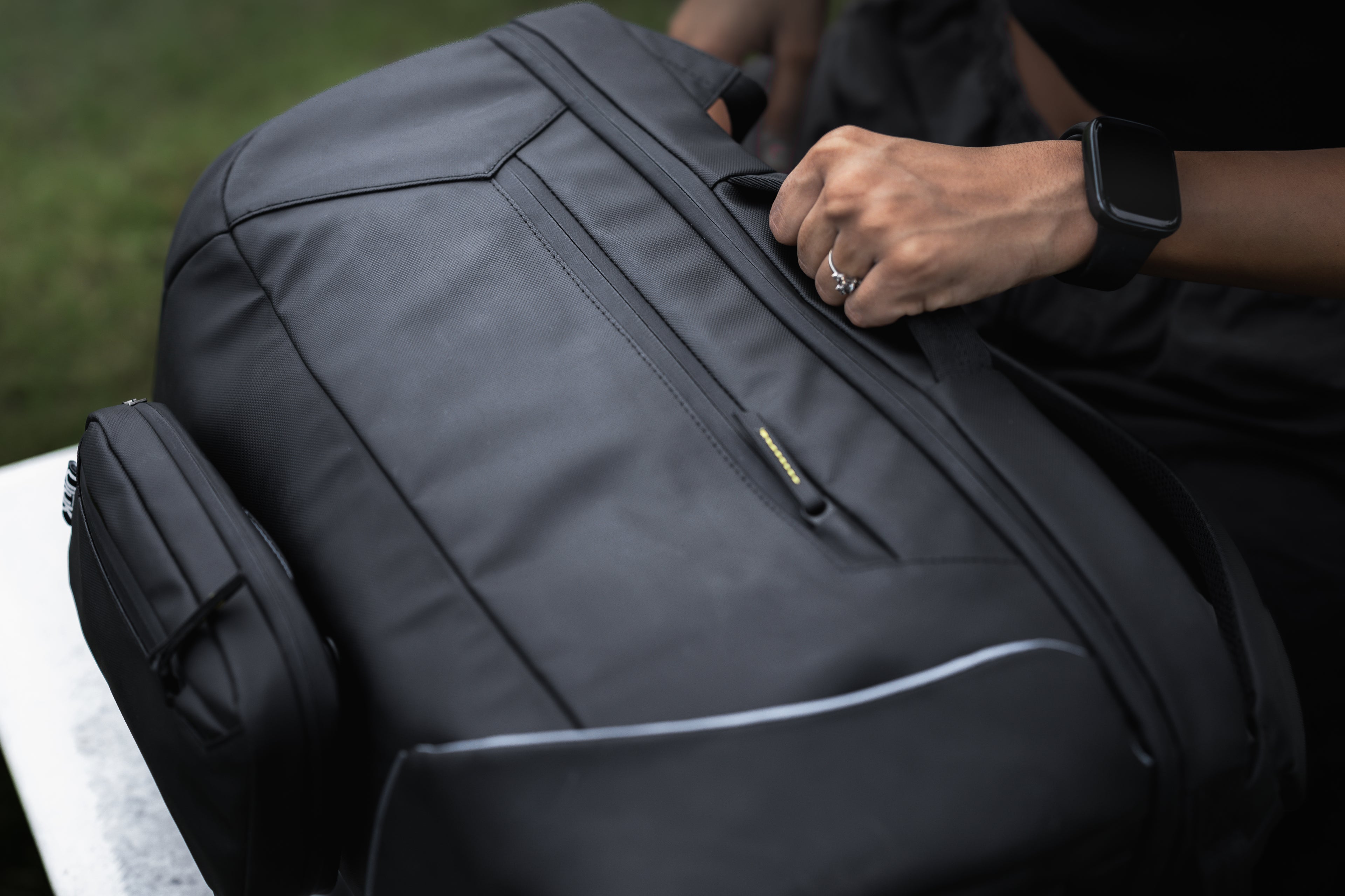 Quick-access pocket on EDC 28 TPU Onyx Black by Uluk Outdoors 