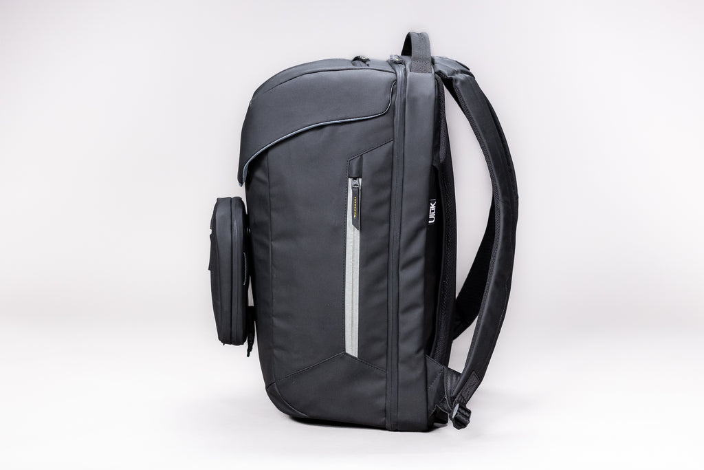 Side profile of EDC 28 TPU Onyx Black backpack by Uluk Outdoors 