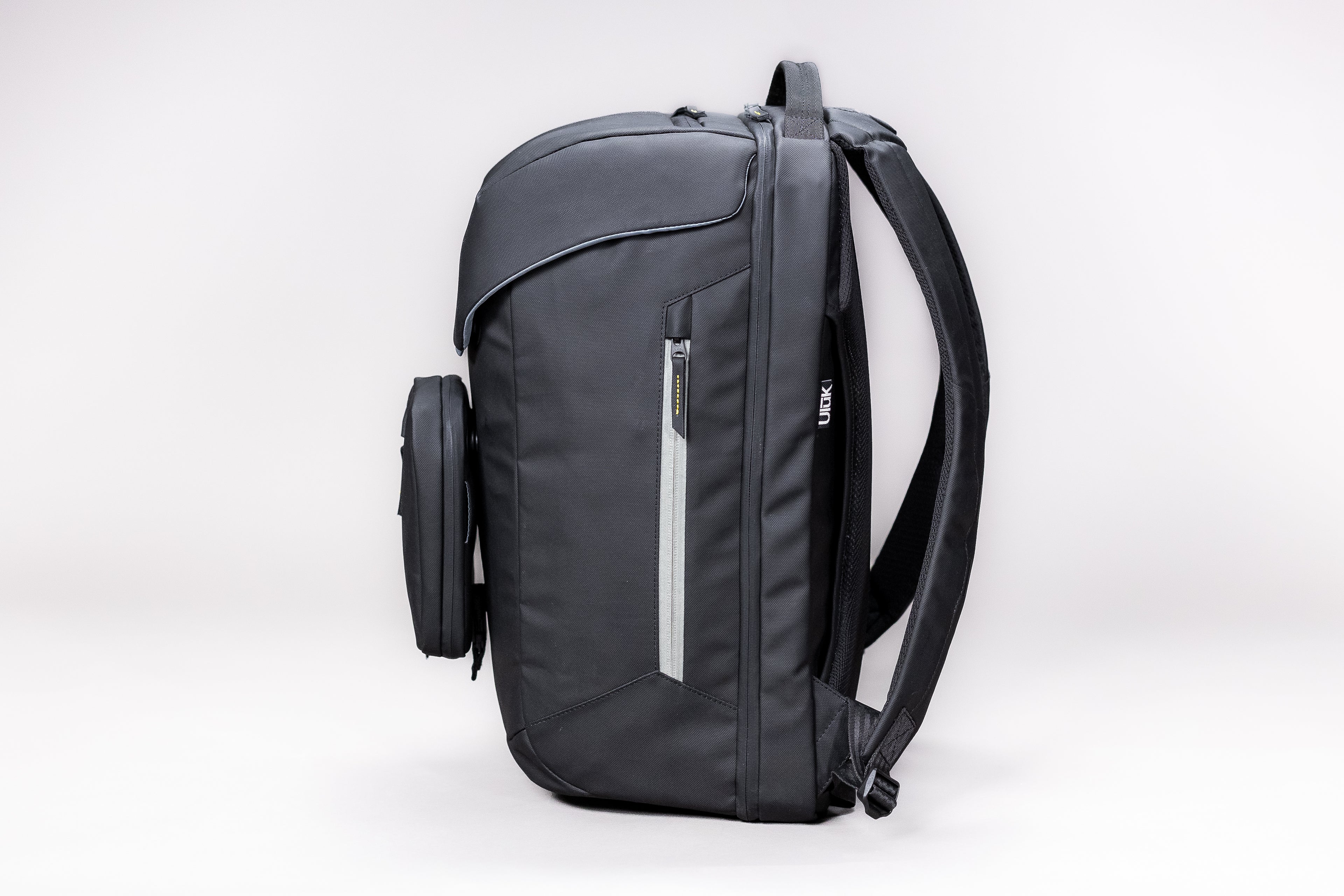 Side profile of EDC 28 TPU Onyx Black backpack by Uluk Outdoors 